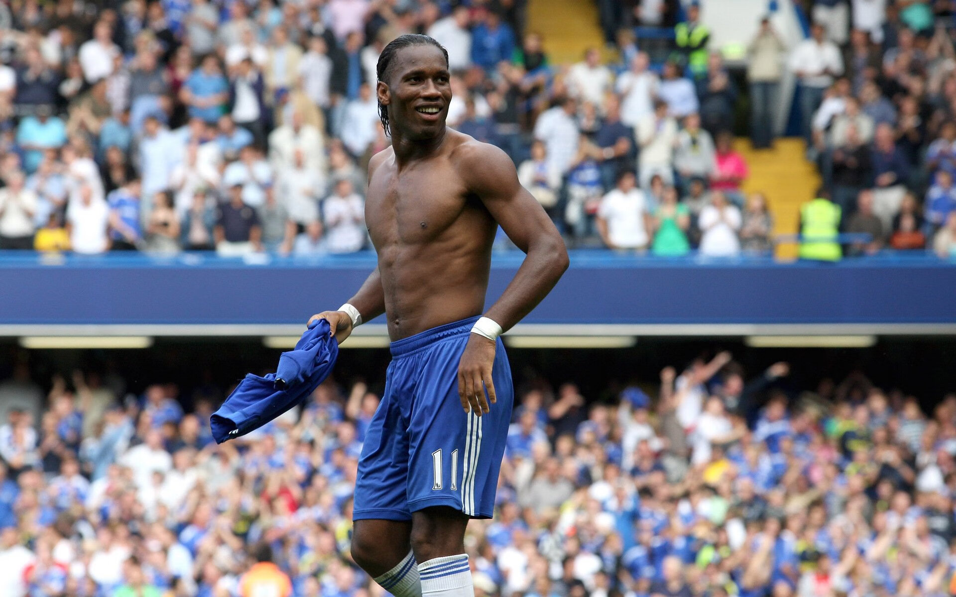 北京鸭后卫线发力带动整体进攻节奏，北京鸭队