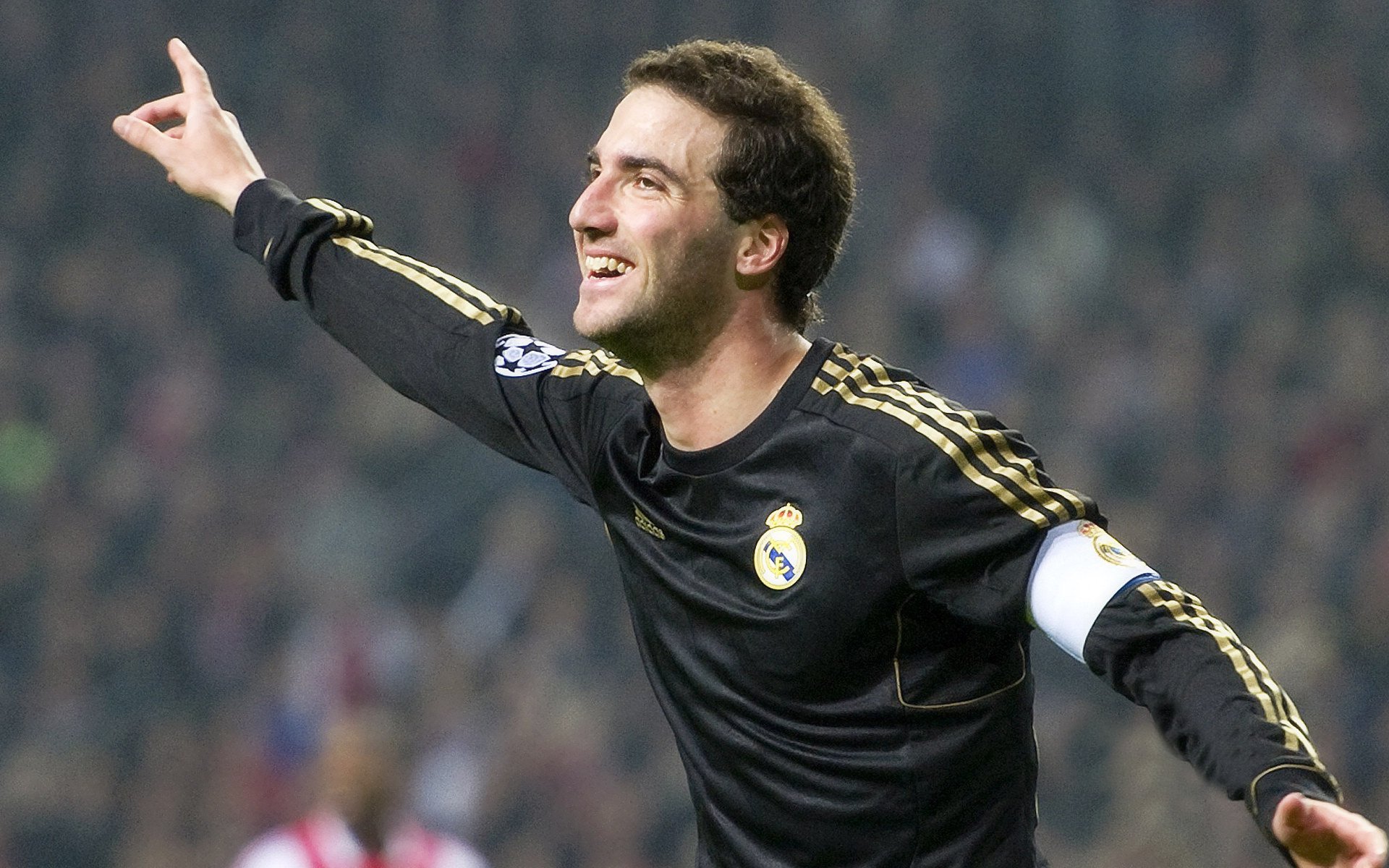 媒体推出战术演示节目为观众普及专业知识增强观赛参与感，战术汇演解说词